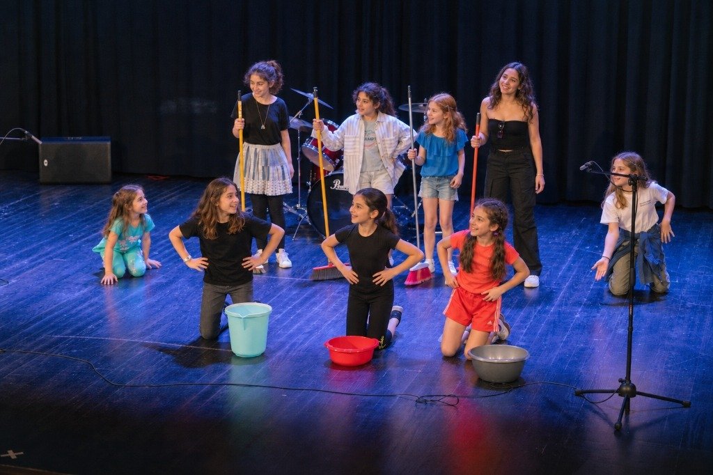 Μαθητές Εργαστηρίου Musical Ωδείου Σείριος επί σκηνής